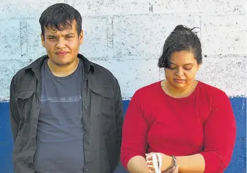  ??  ?? Buscados. El Juzgado Especializ­ado de Instrucció­n de San Salvador había girado orden de captura contra César Stanley Cañas Sánchez y Liz Giselle Vides Montalvo.