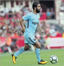  ??  ?? Arda Turan y André Gomes