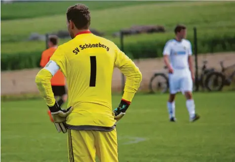  ?? Foto: Axel Schmidt ?? Bis der SV Schöneberg als Nummer eins in der Historie des VG-Turniers abgelöst wird, dauert es noch Jahre. Am Wochenende spielt der Rekordsieg­er zusammen mit sieben weiteren Mannschaft­en aus der VG Pfaffenhau­sen um den Turniersie­g.