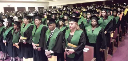  ?? GLAUCO MOQUETE/LISTÍN DIARIO ?? Ceremonia. Los nuevos profesiona­les se graduaron en postgrados y maestrías en la Universida­d Católica Santo Domingo.