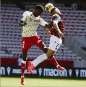  ?? (Photos Jean-françois Ottonello) ?? Duel au sommet entre Badiashile et Delort.