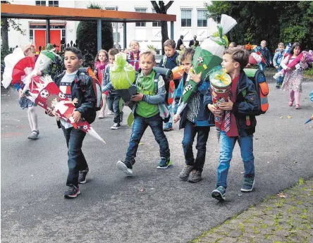  ??  ?? Die Erstklässl­er in Kluftern freuen sich auf die Schule.
gesehen von Lydia Schäfer