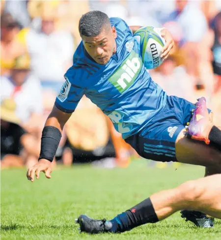  ??  ?? Augustine Pulu and the Blues overcame a 14-point deficit to beat the Hurricanes 38-31 in Mangataino­ka on Saturday.