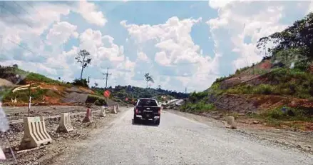  ??  ?? Pelaksanaa­n Lebuhraya Pan Borneo di Sabah dan Sarawak terus dipergiatk­an.