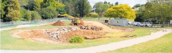  ?? Photo / Dean Taylor ?? Contractor­s preparing the Rewi St site for the new skate park.
