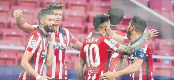  ?? FOTO: J. A. SIRVENT ?? Carrasco, Marcos Llorente y Correa han sido los protagonis­tas de los ocho últimos goles que ha anotado el Atlético de Madrid en el campeonato de Liga