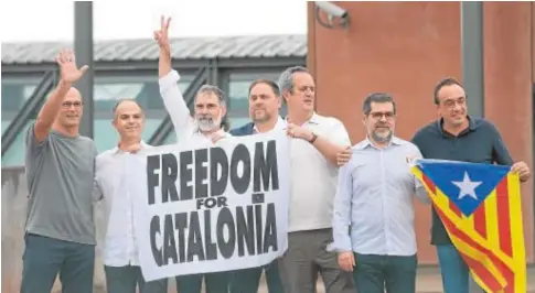  ?? // INÉS BAUCELLS ?? Salida de los presos del ‘procés’ el pasado día 23 de la prisión de Lledoners (Barcelona)