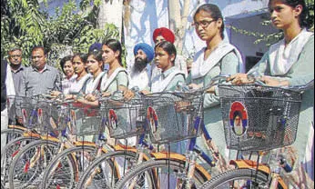  ?? HT PHOTO ?? The last time bicycles were given to the girl students under the scheme was during the SAD-BJP regime in 2016.