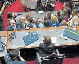  ?? ?? Debate. Diputados de JxC se quejan ante Cecilia Moreau.