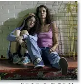  ??  ?? Mutter-Tochter-Duo Rita (Katie Holmes) und Ruthie (Stefania Owen)