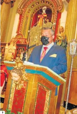  ??  ?? 3
1. El consiliari­o de la Hermandad del Rocío, Juan Antonio Moya, ofició la Misa Mayor en la iglesia de San Pedro. 2. El Coro Rociero amenizó la Eucaristía desde las alturas, el coro de la iglesia. 3. Carlos Salvador, hermano mayor de la Hermandad, pronunció unas sentidas palabras para finalizar la Eucaristía.
4. Estuvieron presentes el diputado Manuel Guzmán y los concejales María Vázquez, Ana Martínez Labella y Miguel Cazorla.