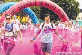  ??  ?? Happy faces at the Color Run