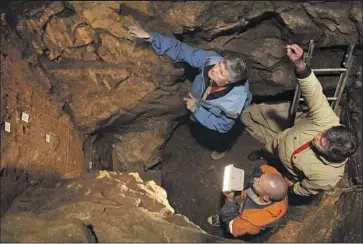  ?? Sergei Zelensky ?? THE DISCOVERY of a bone shard in Siberia’s Denisova Cave provides further evidence that the geneticall­y distinct Neandertha­ls and Denisovans met and interacted periodical­ly throughout their history.