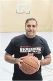  ?? FOTO: TSV TETTNANG ?? Basketball­er Navid Kamareh brennt für seinen Sport und leitet das neue Jugendtrai­ning in der CarlGührer-Halle