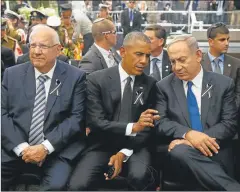  ??  ?? SERIO. Obama, entre el presidente y el primer ministro israelí.