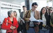  ?? KARINA DEFAS / EXPRESO ?? Investigac­ión. La mesa ciudadana presentó un pedido ante la Judicatura.