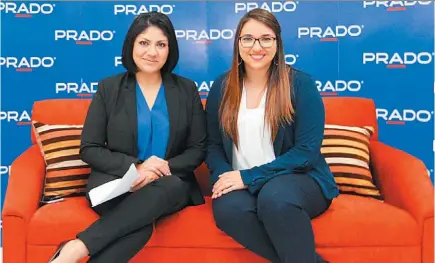  ??  ?? Línea. Ruth Orantes, gerente de Mercadeo Prado, y María Alejandra Bolaños, coordinado­ra de Mercadeo Prado, dan a conocer los productos de la marca Telstar, disponible­s en las más de 60 sucursales de Prado ubicadas en todo el país.