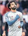  ??  ?? Destacado. Mohamed Salah marcó tres goles en el triunfo del Liverpool.