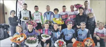  ?? (Photo DR) ?? Jeannie Longo (au centre) et les vainqueurs de chaque catégorie.