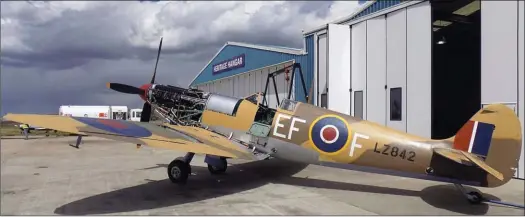  ?? GREG DAVIS ?? Le “Spitfire” Mk IX matricule LZ842 lors d’essais moteur le 17 mai dernier.