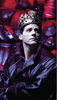  ?? CHRIS NICHOLLS ?? Abbey as Henry V in a Stratford production in 2001.