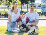  ?? Picture: JEARD WILLIAMS ?? Melanie and Michael Costa with Harvey, 3, at Broadwater Parklands.