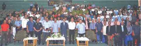  ??  ?? Sarawak Prisons senior officials and guests pose for a group photo with local community leaders and representa­tives of government depts and agencies.