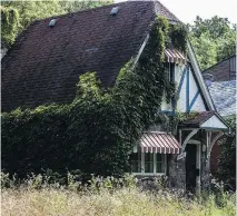  ?? DAVE SIDAWAY ?? The house set to be torn down on a heritage site in Ahuntsic has become part of a much larger debate on how the city of Montreal protects its heritage buildings from being neglected to the point there’s no other option but to demolish them.