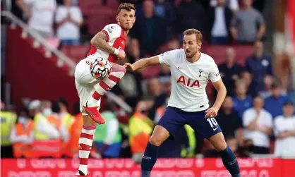  ?? ?? Ben White (left), kept Harry Kane quiet during Arsenal’s victory over Tottenham last weekend. Photograph: Nick Potts/PA