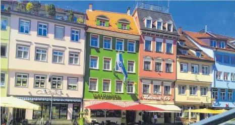  ?? ACHIVFOTO: SIEGFRIED HEISS ?? Das Waldhorn am Marienplat­z (grünes Gebäude): Zukünftig wieder mit Restaurant, dann aber ohne Hotelbette­n.