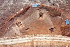  ?? ?? > The Iron Age settlement discovered in Upton-upon-Severn while building a new A38 roundabout