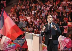  ??  ?? Benoît Hamon a harangué ses troupes : « Tout commence par vous ! »