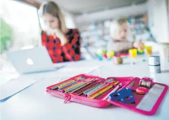  ?? FOTO: ROLF VENNENBERN­D ?? Mehrere Tage in Folge liegt die Corona-Inzidenz im Bodenseekr­eis nun bereits unter 165. Setzt sich dieser Trend fort, könnten die Schulen ab Montag wieder öffnen.