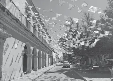  ?? RUTH SORIANO /EL SOL DE ZACATECAS ?? Las calles todavía tienen los adornos del desfile del Carnaval que fue cancelado