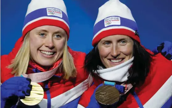  ?? FOTO: ERIC GAILLARD, REUTERS ?? GULL OG BRONSE: Ragnhild Haga har laert av sine lagvenninn­er på landslaget. Det resulterte i gull på 10 km fri. Marit Bjørgen gikk inn til delt bronse.