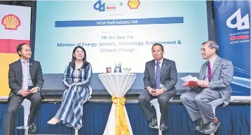  ??  ?? (From left) Shell Malaysia Government Relations general manager Ir Ahmad Hadri Haris, Yeo, Hazli, and Dr Cho are seen addressing industry leaders during the panel session. Under Shell’s Sky Scenario, natural gas plays an important early role in supplantin­g coal in power generation and backing up renewable energy intermitte­ncy.