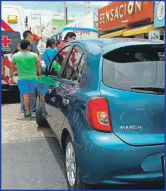  ??  ?? La mujer lesionada fue trasladad al hospital