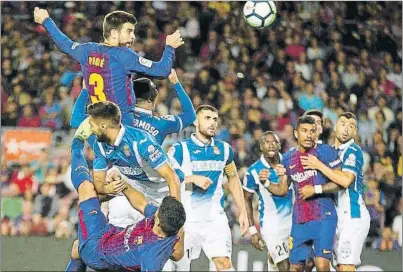  ?? FOTO: PEP MORATA ?? Un competitiv­o Gerard Piqué lo ha jugado todo contra Italia, Liechtenst­ein, Espanyol y Juventus