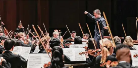  ?? Melissa Taylor ?? Houston Symphony music director Juraj Valçuha is credited with pushing the orchestra to play at a higher level.