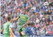  ?? FOTO: DPA ?? Tor für Borussia: Alassane Plea trifft in Berlin per Kopf.