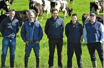  ?? PHOTO: ROGER JONES ?? Liam, Billy and Mark Heffernan — Leinster winners of the 2017 Grassland Farmer of the Year competitio­n — pictured with Michael Freaney, Teagasc dairy advisor, and John Maher, Grass10 campaign manager, at the farm walk hosted by the Heffernans on their...