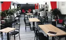  ??  ?? Das Café wurde renoviert und spricht weiter Frühstücke­r an