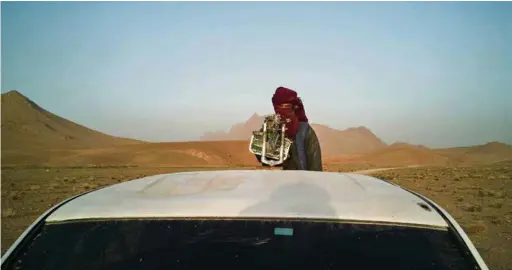  ?? (FILIPPO ROSSI) ?? Sur un pickup, un combattant taliban dans la province d’Herat en mars 2021.
