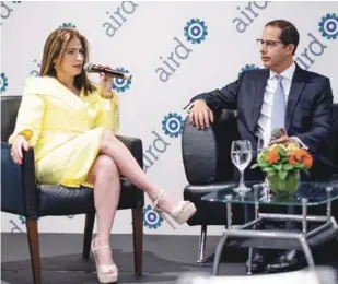  ?? CORTESÍA DE LA AIRD ?? Invitado. El presidente de Cemex Dominicana, Alejandro Ramírez Cantú, conversa con la vicepresid­enta ejecutiva de la AIRD, Circe Almánzar.