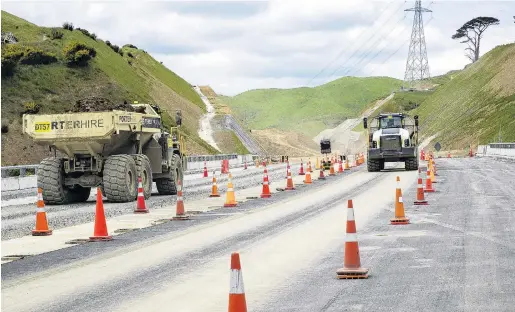  ?? PHOTO: ?? Major project . . . The Transmissi­on Gully constructi­on site at the Cannons Creek bridge, north of Wellington. The 230mlong bridge is four lanes and stands 60m above the stream below. THE NEW ZEALAND HERALD