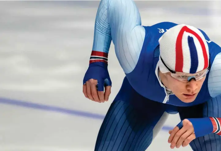  ??  ?? ØVDE: Håvard Holmefjord Lorentzen terpet på starter i Gangneung Oval søndag. – Det har gått veldig bra på trening her i Sør-Korea, sier Lorentzen.