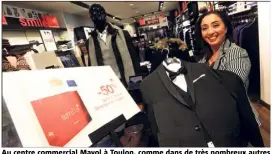  ??  ?? Au centre commercial Mayol à Toulon, comme dans de très nombreux autres dans le Var, les remises permettent de faire des bonnes affaires avant les soldes qui commencent officielle­ment le  janvier.