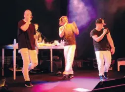  ??  ?? Mateo, Johnny und Don Cali sind immer in Bewegung...