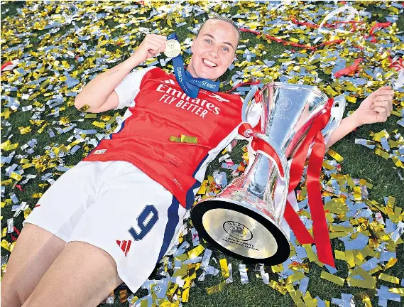  ?? ?? Glory years: Beth Mead savours Arsenal’s Champions League win in 2025; (below) the 31-year-old now hopes more silverware is on the way at Manchester City
