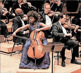  ?? NUCCIO DINUZZO/CHICAGO TRIBUNE ?? Guest artist Itefayo Ali-Landing, cello soloist, performs with the Chicago Sinfoniett­a at Orchestra Hall on May 14, 2018.